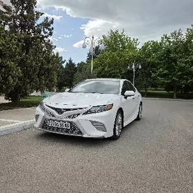 Toyota Camry 2018
