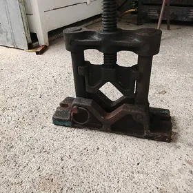 тиски турба саклаян