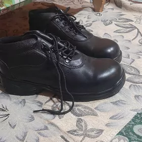 Röwşen aýakgap iş köwşi