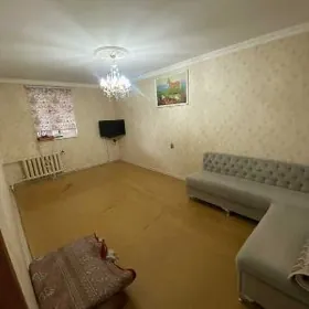 10 мкр продается квартира