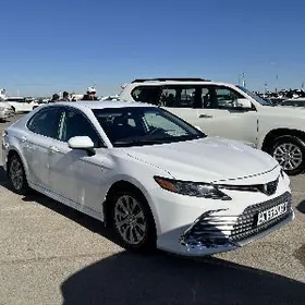 Toyota Camry 2021