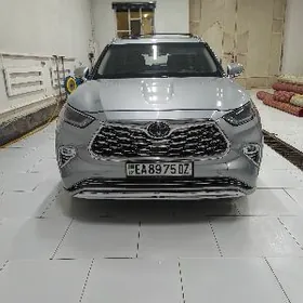 Toyota Highlander 2021