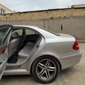 Mercedes-Benz E350 2005