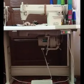 Швейная машина