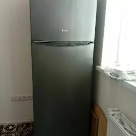 Eyesinden satlyk holadilnik