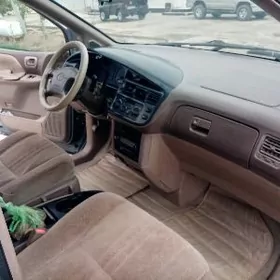 Toyota Sienna 1999