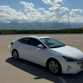 Hyundai Elantra 2020