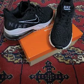 Satlyk Nike krasowka