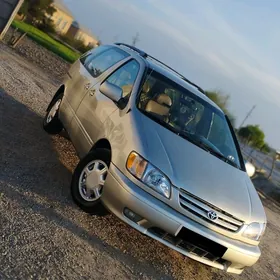 Toyota Sienna 2000