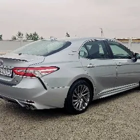 Toyota Camry 2021