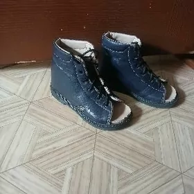 Ÿasy daban üçin ortopedik köwü