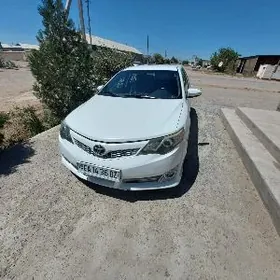 Toyota Camry 2013