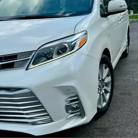 Toyota Sienna 2017