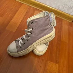 кроссовки конверсы