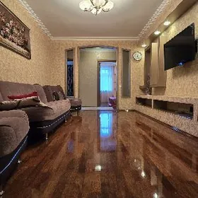 1 mikr Mir Azady 4-komnat