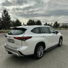 Toyota Highlander 2022