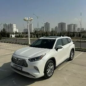 Toyota Highlander 2022