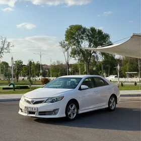 Toyota Camry 2014