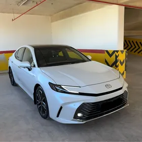 Toyota Camry 2025