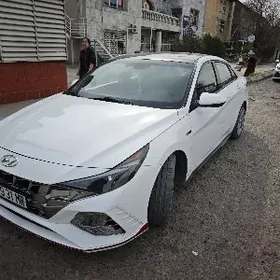 Hyundai Elantra 2022