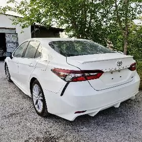 Toyota Camry 2021