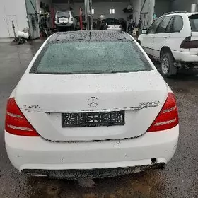 Mercedes-Benz S-Class 2006