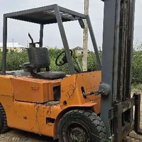 Kara Forklift 2010