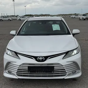Toyota Camry 2021
