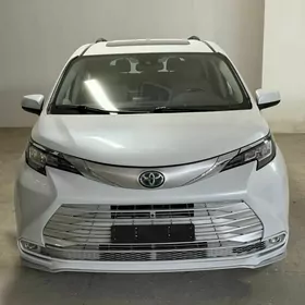 Toyota Sienna 2021