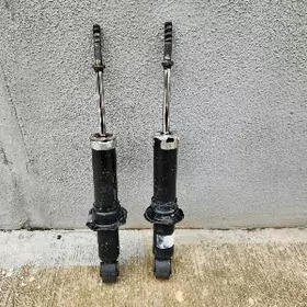 yzky amartizator karolla 2013