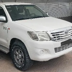 Toyota Hilux 2013