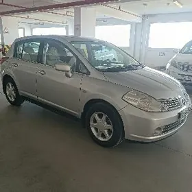 Nissan Tiida 2006