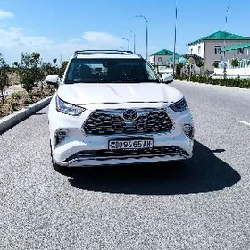 Toyota Highlander Hybrid 2021