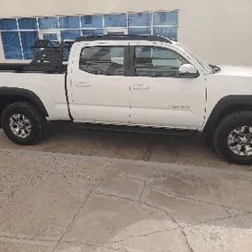 Toyota Tacoma 2017