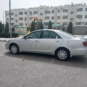 Toyota Camry 2004