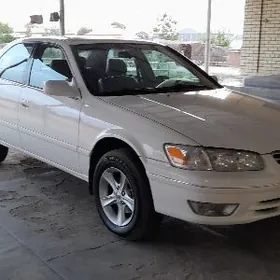 Toyota Camry 2000
