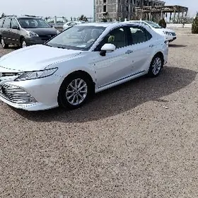 Toyota Camry 2020