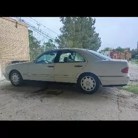 Mercedes-Benz E320 1997