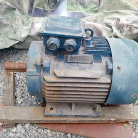 Генератор   18:5 кил 3000об ми