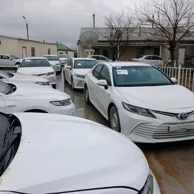 Toyota Camry 2021