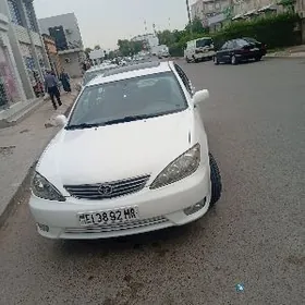 Toyota Camry 2004