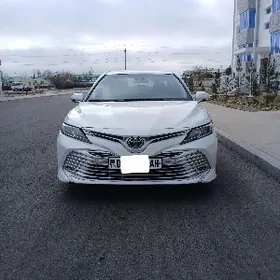 Toyota Camry 2020
