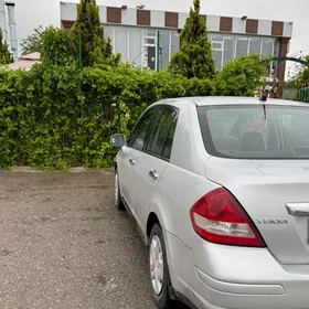 Nissan Versa 2010