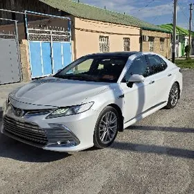 Toyota Camry 2018