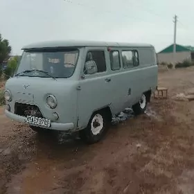 UAZ Profi 1999