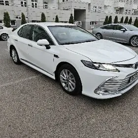Toyota Camry 2024
