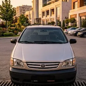 Toyota Sienna 2002