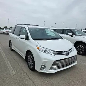 Toyota Sienna 2020