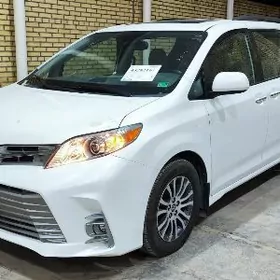Toyota Sienna 2020