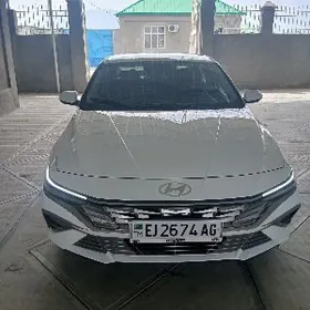 Hyundai Elantra 2025